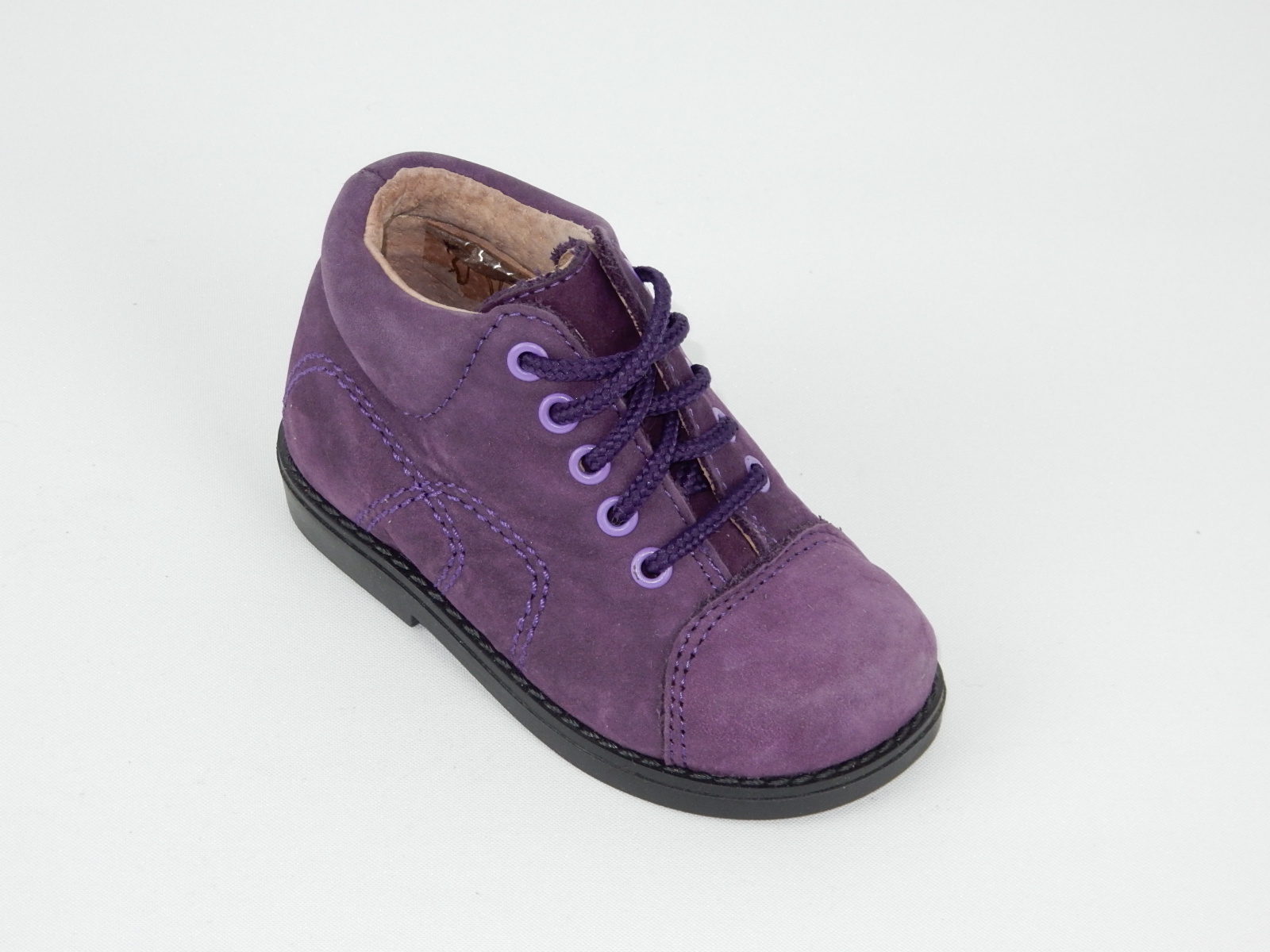 des chaussures pour les petits
